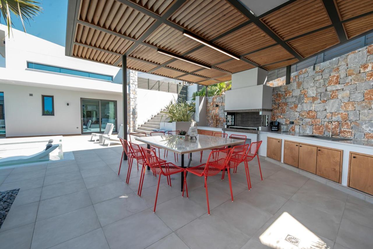 Villa Lydia I Superb Views, Two Pools, Next To The City Kíssamos Exterior foto
